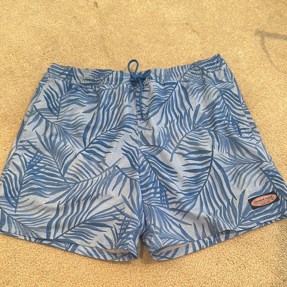 Vineyard vines Men's Blue Leaf Print Swim Shorts